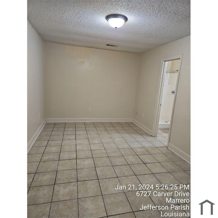 6717 Carver Dr